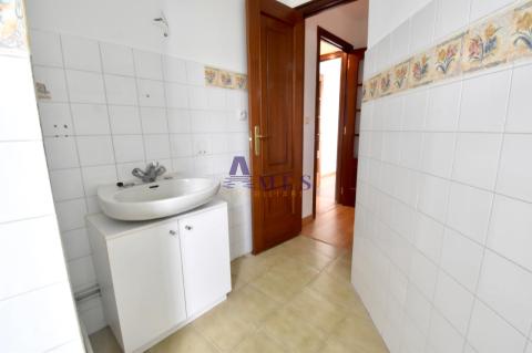 Cuarto e baño completo